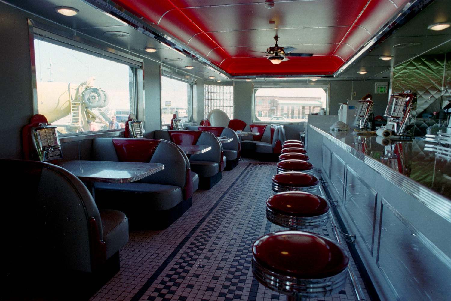 5 & Diner